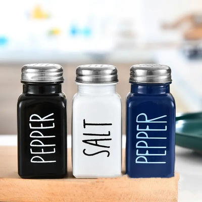 New Portable Black and White BBQ Spice Bottles Glass Spice Jar Salt and Pepper Shakers Set